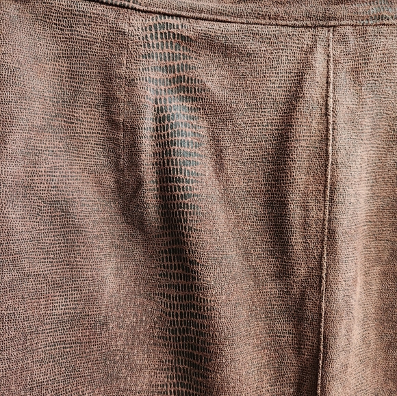 COPY - Snakeskin look leather skirt w slit size 18 - Picture 8 of 10